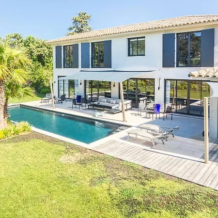 Вилла Villa Amia A 800 Metres Du Centre Ville Сен-Тропе